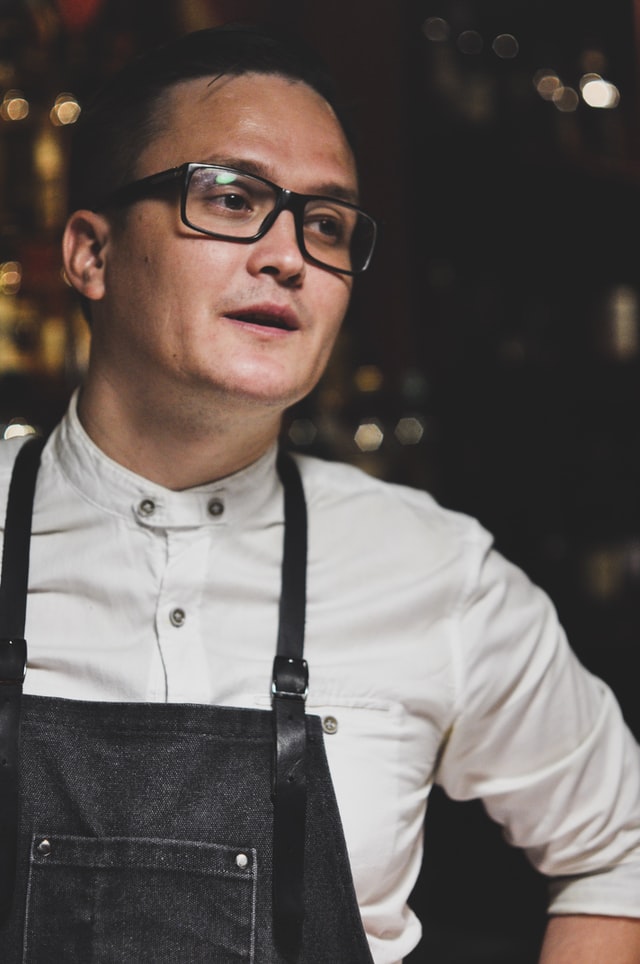 Chef Prasert Jaa na cozinha do restaurante Giancarlo